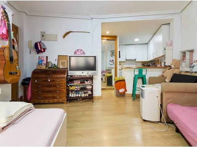 Piso en venta en pasaje Carreras, Barcelona, de 31 m² 1 habitación por 90.000
