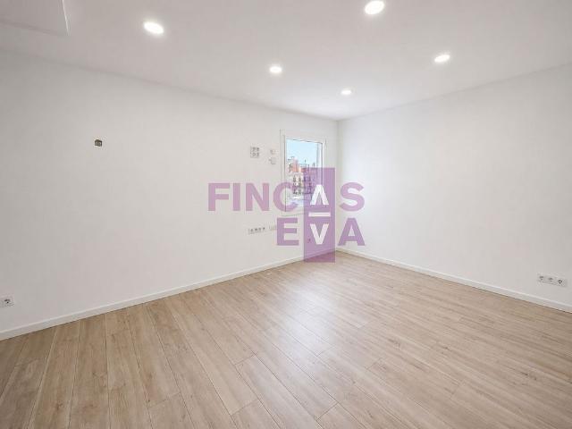 Piso en venta en pasaje De Vintró, Barcelona, de 55 m² 2 habitaciones por 317.000