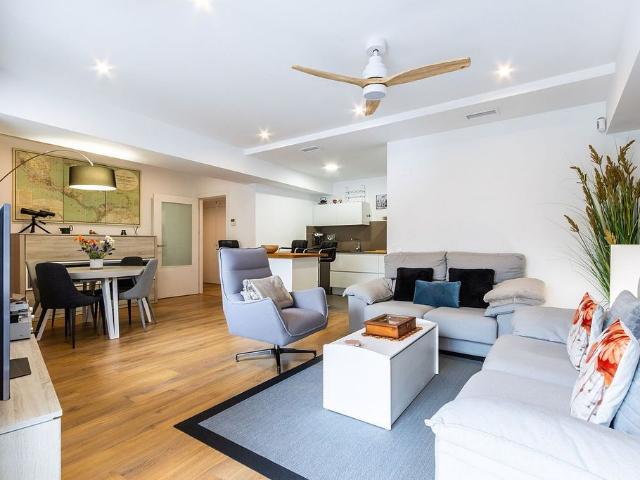 Piso en venta en pasaje De Codonyers, Cerdanyola del Vallès, de 91 m² 3 habitaciones por 380.000