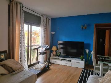 Piso en venta en pasaje De la Pell, Montcada i Reixac, de 100 m² 3 habitaciones por 165.000