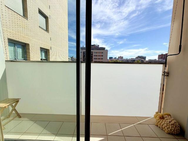 Piso en venta en pasaje De Salvadors, Hospitalet de Llobregat, L´, de 95 m² 4 habitaciones por 411.780