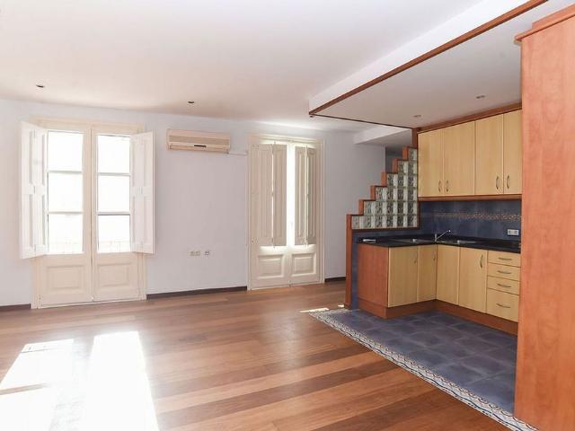 Piso en venta en pasaje Del Rellotge, Barcelona, de 80 m² 2 habitaciones por 329.000