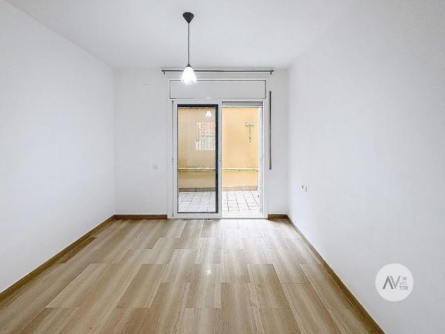 Piso en venta en pasaje Josep Fiter, Cornellà de Llobregat, de 53 m² 2 habitaciones por 210.000