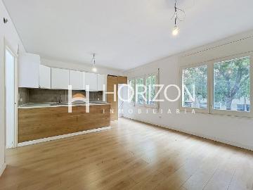 Piso en venta en paseo Maragall, Barcelona, de 65 m² 3 habitaciones por 290.000