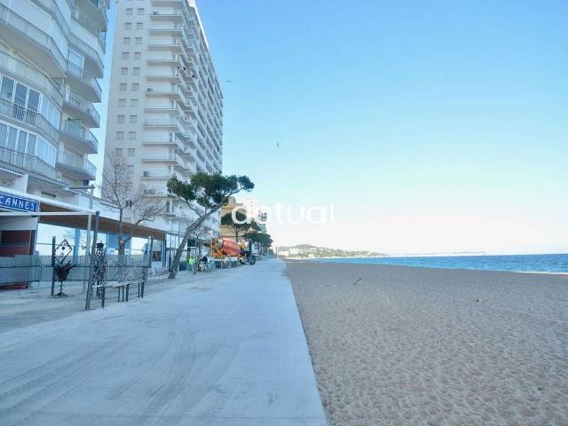 Piso en venta en paseo Marítim, Castell Platja d´Aro, de 40 m² 2 habitaciones por 260.000
