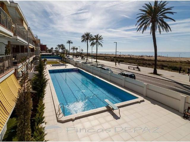 Piso en venta en paseo Marítim de Les Botigues, Castelldefels, de 110 m² 3 habitaciones por 780.000