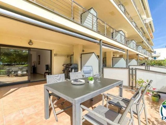 Piso en venta en paseo Marítim, Roses, de 65 m² 2 habitaciones por 480.000
