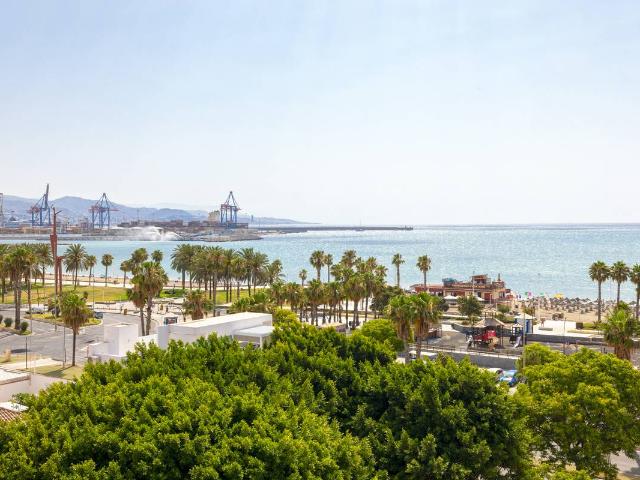 Piso en Venta en Paseo Marítimo Oeste Pacífico