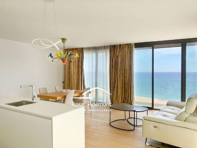 Piso en venta en paseo De Camprodon i Arrieta, Lloret de Mar, de 102 m² 3 habitaciones por 749.000