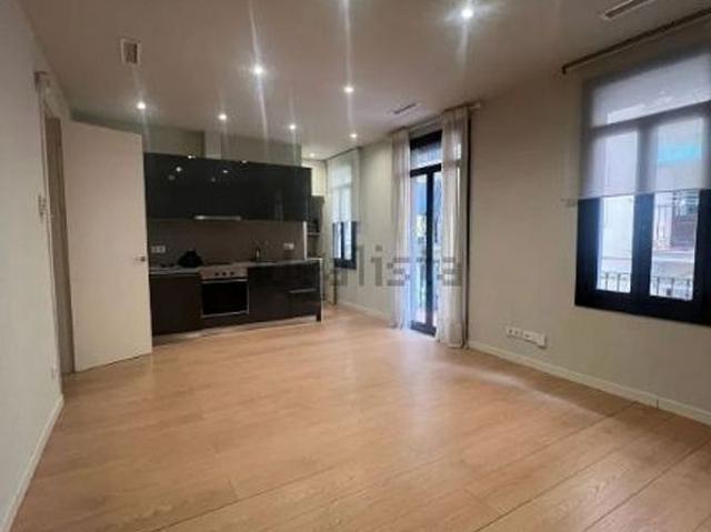 Piso en venta en paseo De Joan de Borbó, Barcelona, de 44 m² 1 habitación por 270.000