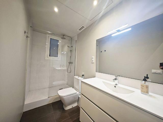Piso en venta en paseo De Joan de Borbó, Barcelona, de 44 m² 1 habitación por 270.000