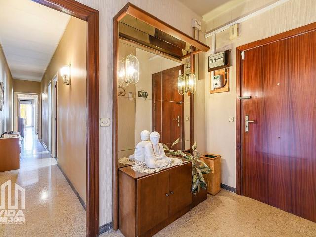 Piso en venta en paseo De Joan Maragall, Gavà, de 86 m² 3 habitaciones por 249.879