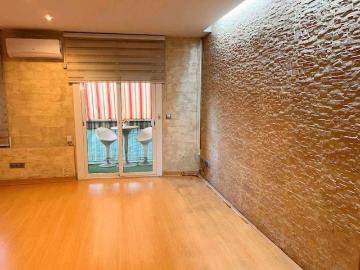 Piso en venta en paseo De la Font Pudenta, Montcada i Reixac, de 75 m² 2 habitaciones por 155.000
