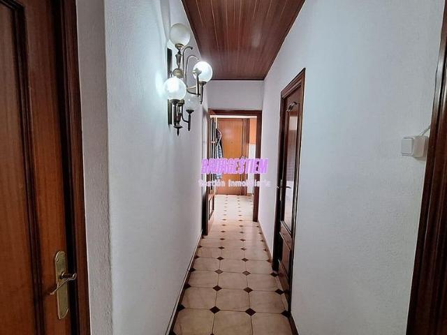 Piso en venta en paseo De la Salut, Badalona, de 73 m² 3 habitaciones por 179.000