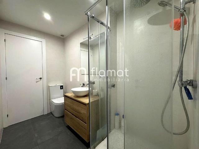 Piso en venta en paseo De la Zona Franca, Barcelona, de 77 m² 3 habitaciones por 273.000