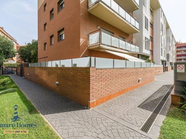 Piso en venta en paseo De Lormont, Castelldefels, de 99 m² 3 habitaciones por 490.000