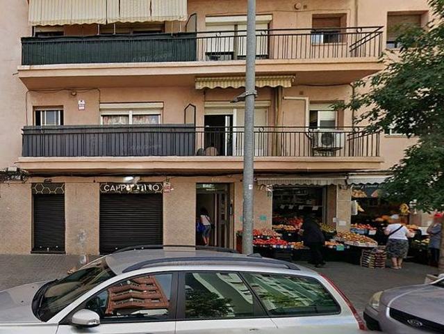 Piso en venta en paseo De Ramon Berenguer III, Mataró, de 86 m² 3 habitaciones por 235.000