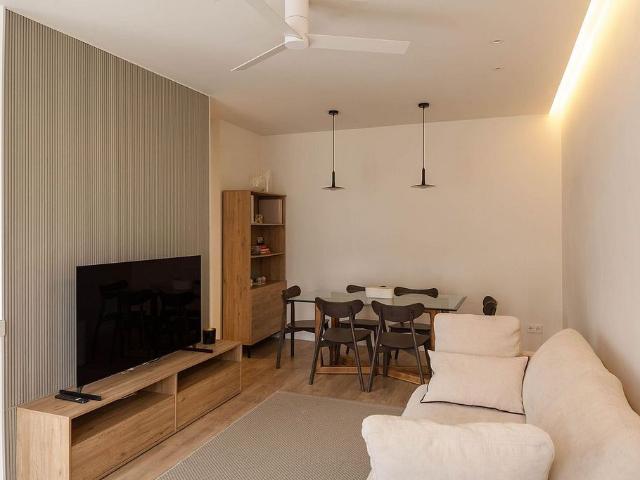 Piso en venta en paseo De Sant Gervasi, Barcelona, de 70 m² 2 habitaciones por 560.000