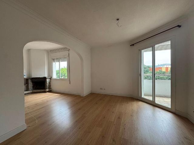 Piso en venta en paseo De Valldaura, Barcelona, de 125 m² 5 habitaciones por 510.000