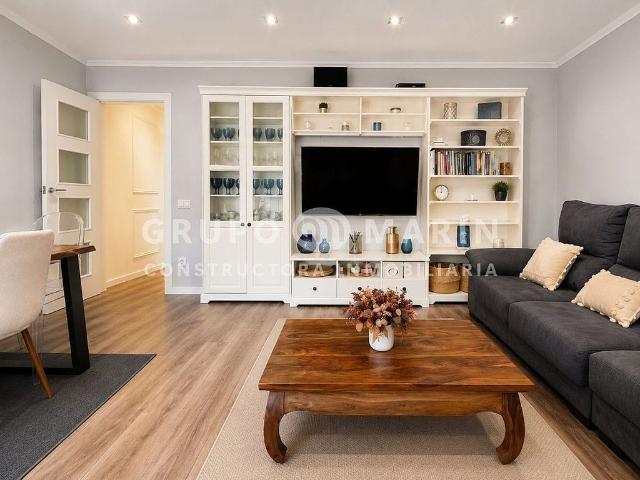 Piso en venta en paseo De Valldaura, Barcelona, de 74 m² 2 habitaciones por 415.000