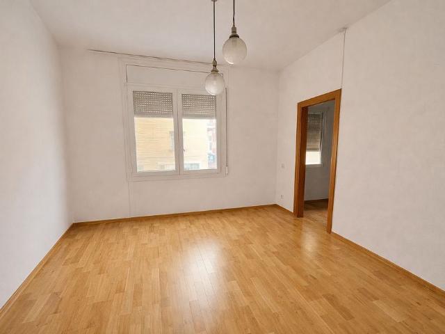 Piso en venta en paseo Del Taulat, Barcelona, de 62 m² 3 habitaciones por 360.000