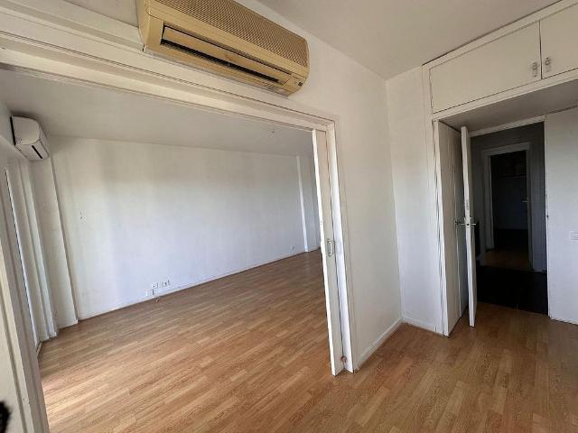 Piso en venta en paseo Del Ferrocarril, Castelldefels, de 53 m² 2 habitaciones por 398.000