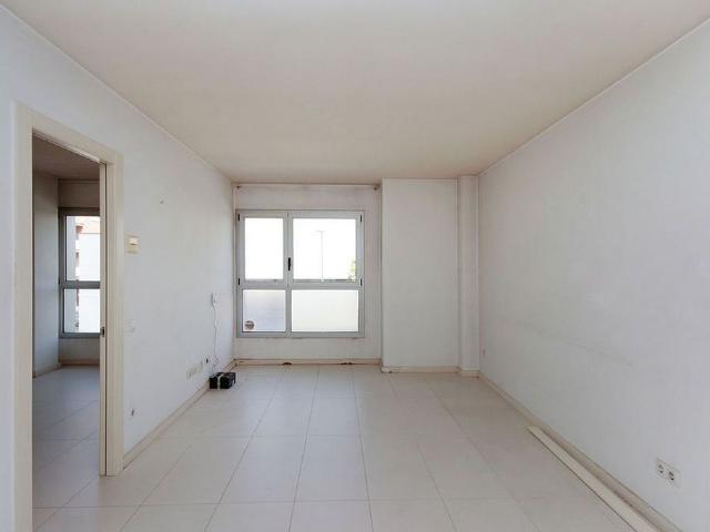 Piso en venta en paseo Dels Almogàvers, Sabadell, de 49 m² 1 habitación por 139.000
