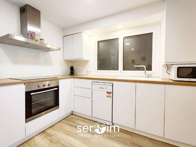 Piso en venta en paseo Dels Països Catalans, Salt, de 92 m² 4 habitaciones por 165.000