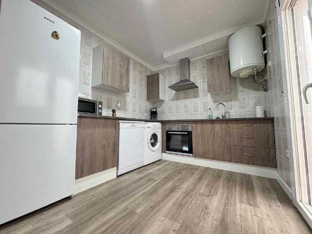 Piso en venta en paseo Dels Països Catalans, Salt, de 98 m² 3 habitaciones por 169.000