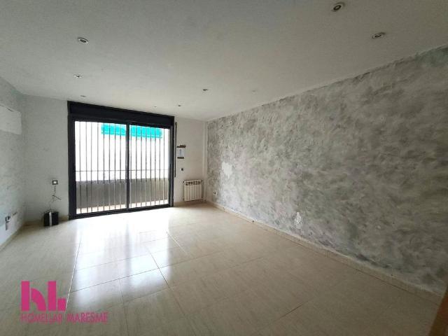 Piso en venta en paseo D'europa, Pineda de Mar, de 74 m² 3 habitaciones por 189.000
