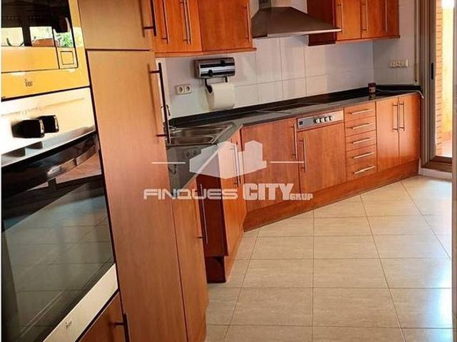 Piso en venta en paseo Diputació, Pineda de Mar, de 132 m² 3 habitaciones por 250.000
