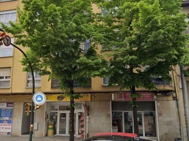 Piso en venta en paseo D'olot, Girona, de 109 m² 2 habitaciones por 140.000