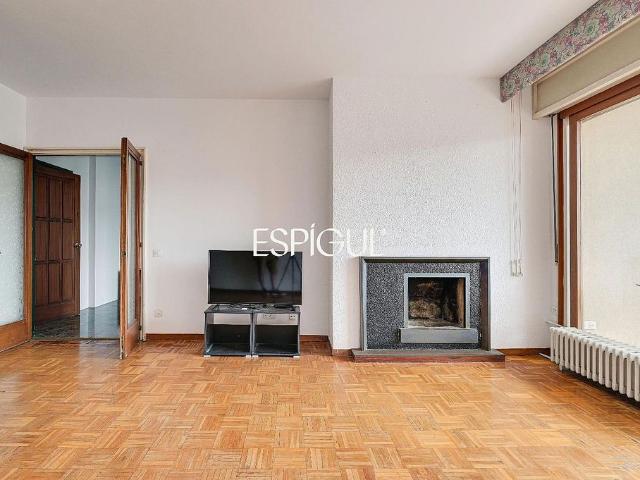 Piso en venta en paseo General Mendoza, Girona, de 178 m² 5 habitaciones por 620.000