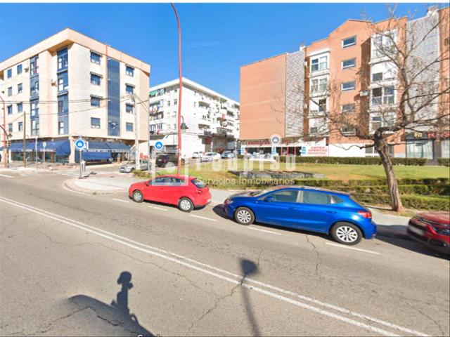 Piso en venta en Parla, Calle Pinto San Roque. VIVIENDA SEMINUEVA DE 4 DORMITORIOS INMUEBLE CON INCIDENCIA, NO VISITABLE. Pisos.