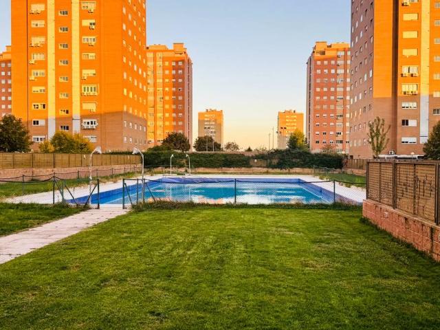 Piso en Venta en Parla Este