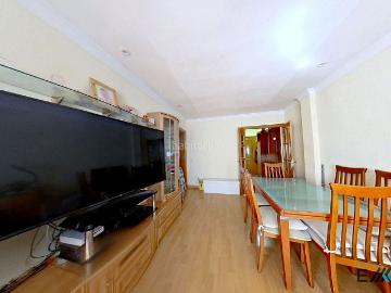 Piso en venta en Parla, Las Américas. Piso en Reyes. Pisos.