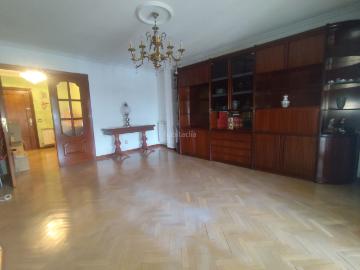 Piso en venta en Parla, Pintores Ferial. Parla, Calle Valladolid, amplia vivienda con ascensor. Pisos.