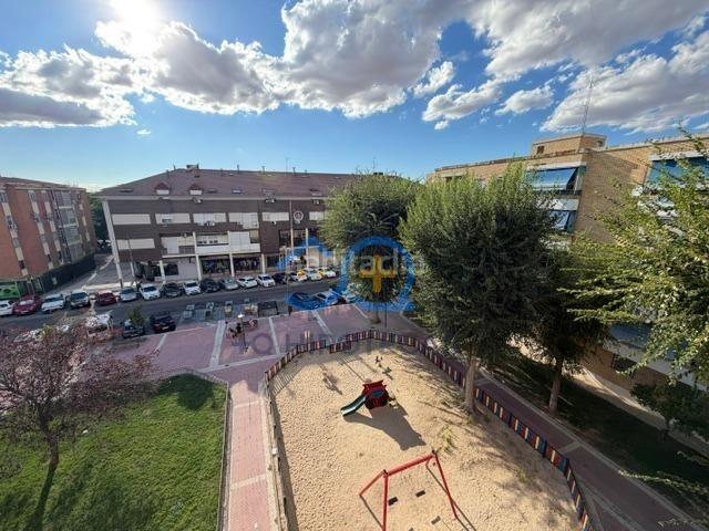 Piso en venta en Parla, Reyes. MAS QUE HIPOTECAS VENDE EN EXCLUSIVA BONITO PISO REFORMADO EN PARLAMADRID. Pisos.