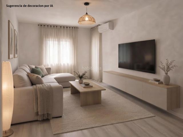 Piso en venta en Parla, Reyes. Piso reformado de 3 dormitorios y terraza en zona Reyes. Pisos.