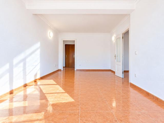 Piso en venta en Parla, Reyes. Pisos.