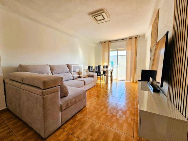 Piso en venta en Parla, Villayuventus Renfe. Amplio y luminoso piso de 3 dormitorios con terraza. Pisos.
