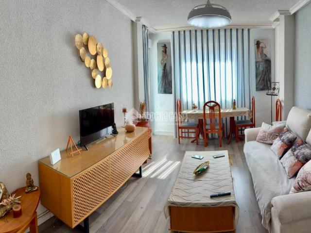 Piso en venta en Parla, Villayuventus Renfe. Piso en venta en Parla. Pisos.