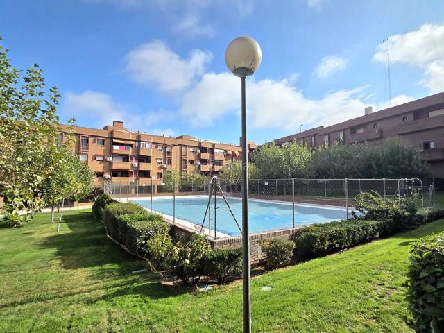 Piso en venta en Parla, Villayuventus Renfe. ROOM HOUSE Inmobiliaria VENDE. Pisos.