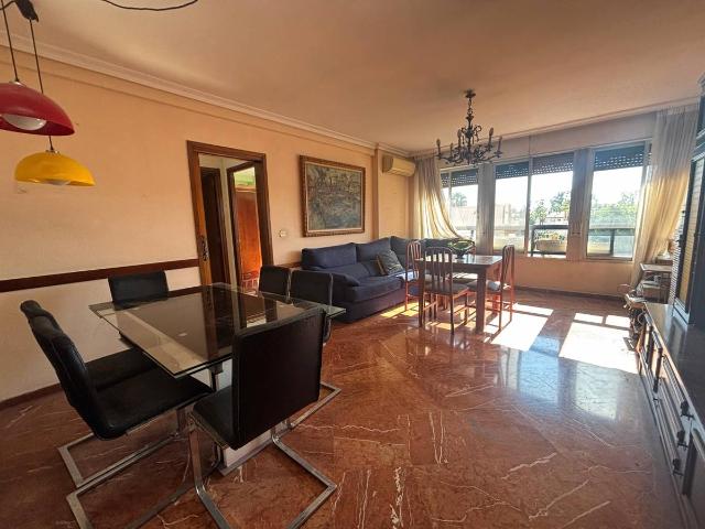 Piso en Venta en Parque María Luisa Giralda Sur