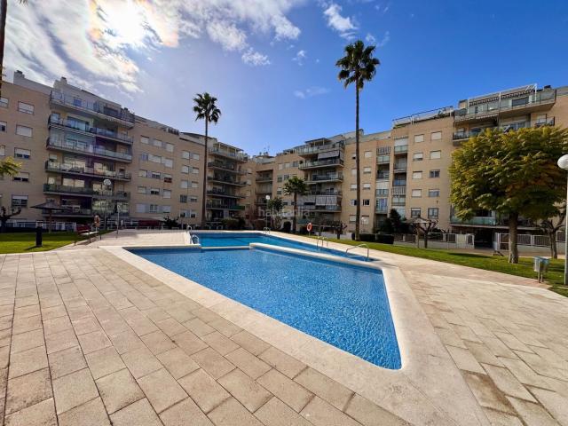 Piso en venta en Paterna, Valterna. Piso en Valterna con gran terraza y piscina comunitaria. Pisos.