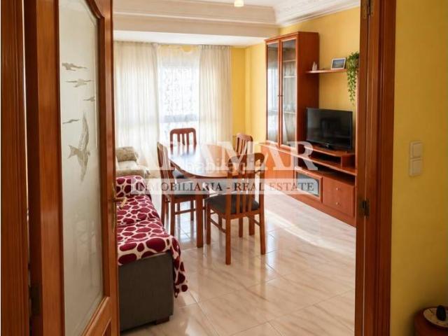 Piso en venta en Pego. Amplia vivienda con gran terraza, estancias espaciosas y muchas posibilidades. Pisos.