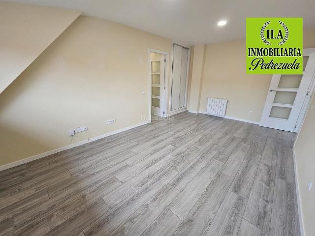 Piso en venta en Pedrezuela. Acogedor Piso con Plaza de Garaje y Ascensor en PEDREZUELA. Pisos.