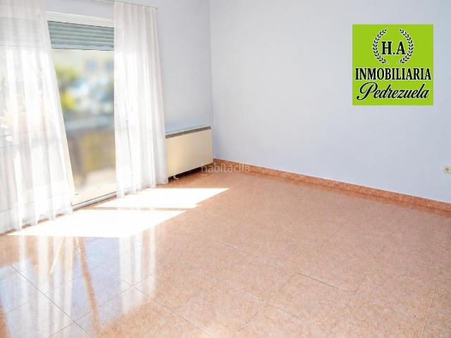 Piso en venta en Pedrezuela. Oportunidad Única Piso Luminoso en Pedrezuela con Plaza de Garaje. Pisos.