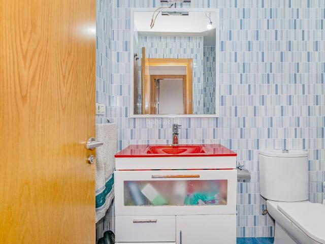 Piso en venta en Peligros. VENTA DE PISO EN PELIGROS: 3 DORMITORIOS,2 BAÑOS, PATIO, ASCENSOR,GARAJE Y TRASTERO. Pisos.