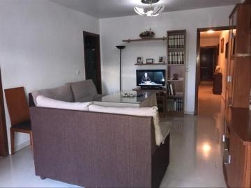 Piso en venta en Peñarroya Pueblonuevo. Gran piso próximo al centro de Pueblonuevo. Con una superficie de 100 m2. La vivienda consta de hall recibidor, 4 dormitorios, uno. Pisos Peñarroya.